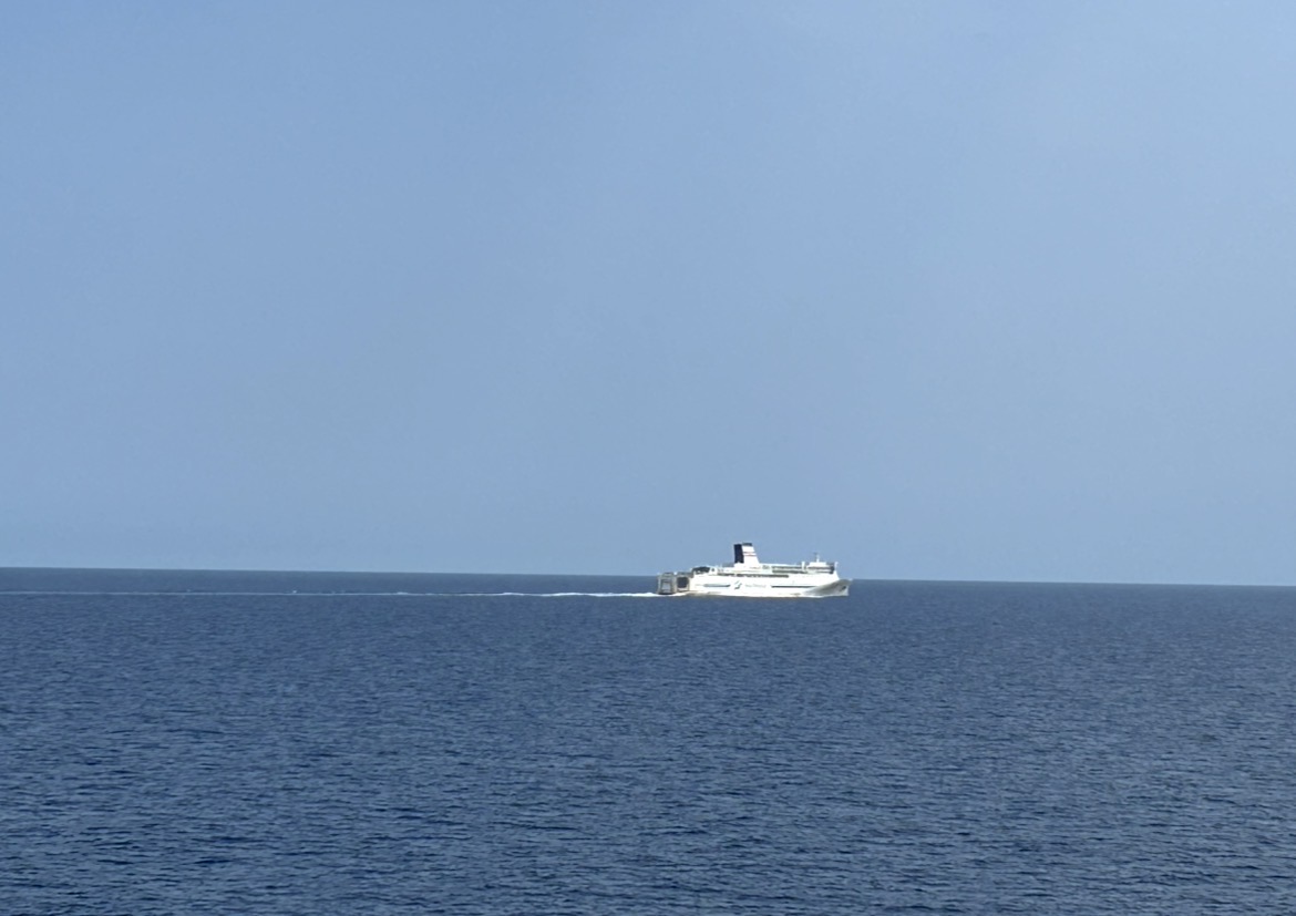 新日本海フェリーすずらん「行き合い」